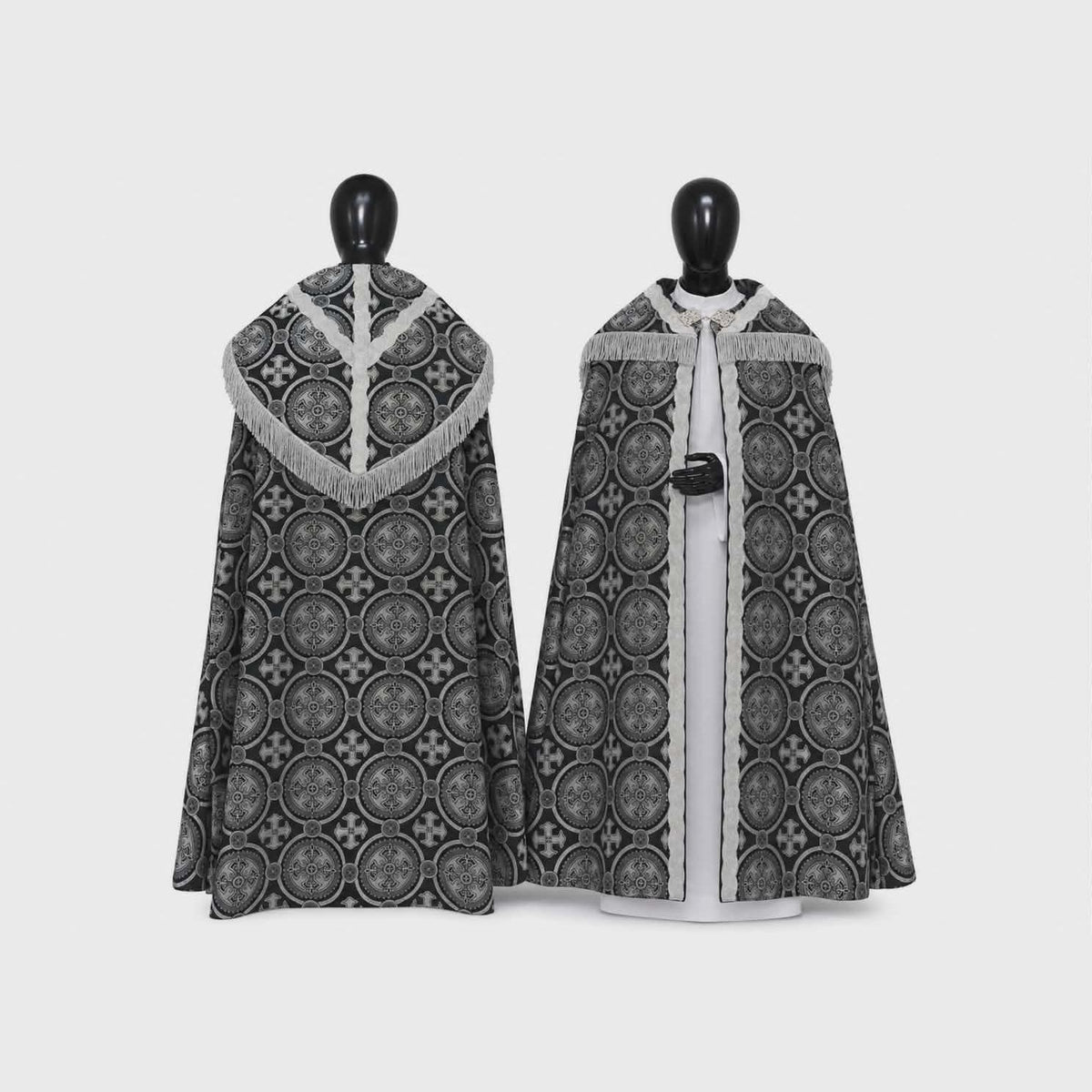 Chape liturgique semi-gothique noire