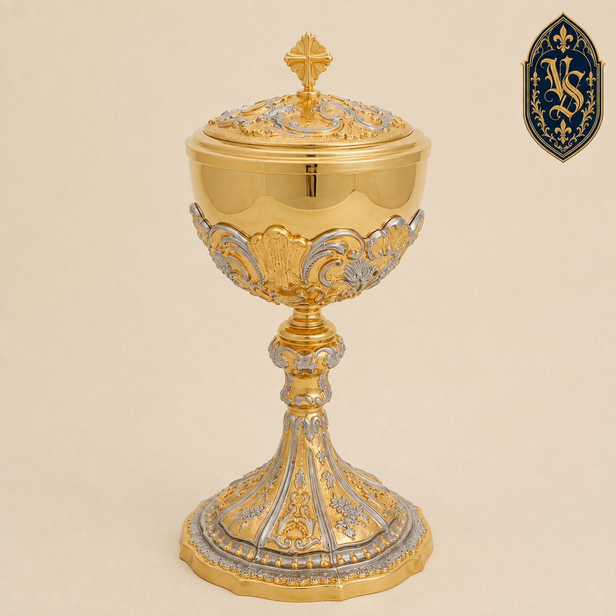 Ciboire liturgique bicolore richement décoré 27 cm – CBSCM-002