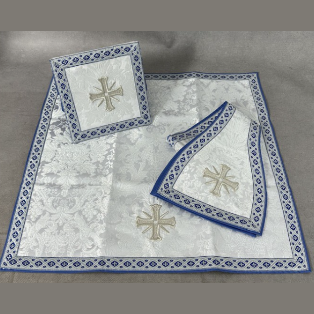 Chasuble romaine avec croix mariale