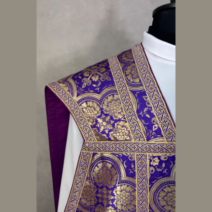 Chasuble romaine violette
