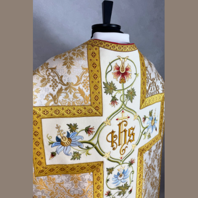 Chasuble romaine avec croix Crème