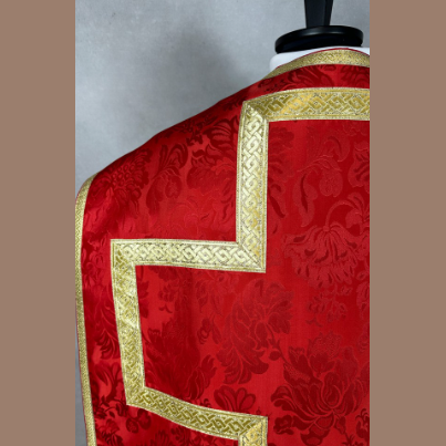 Chasuble romaine avec croix Rouge