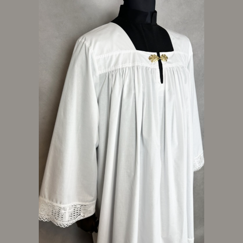 Surplis en coton avec agrafe KM01-023