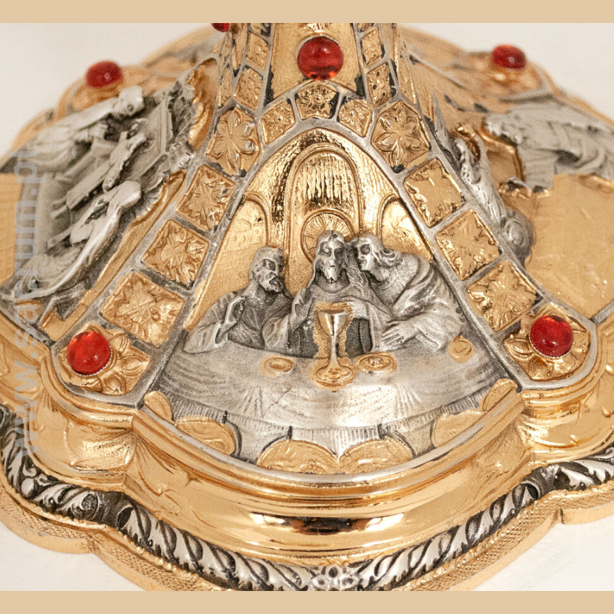 Calice doré, richement décoré de pierres 23,5 cm – KSCM-012