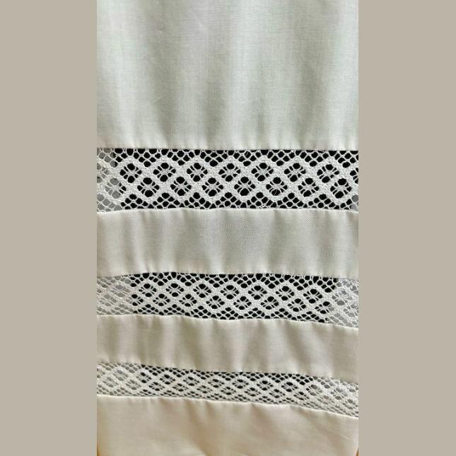 Aube romaine avec empiècements en coton ALB01-008
