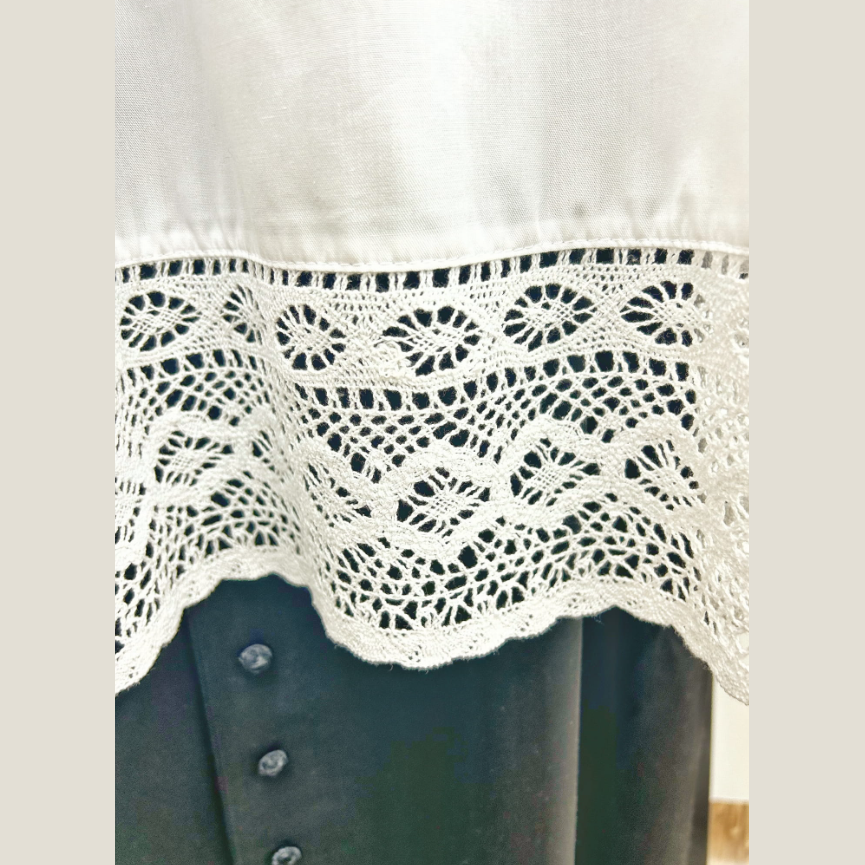 Surplis avec empiècement en coton KM01-006
