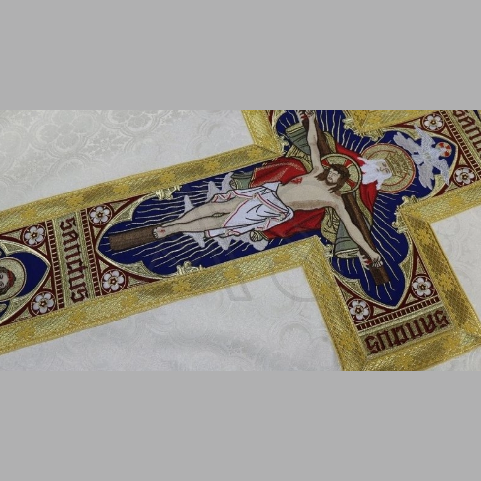 Chasuble romaine avec la Sainte Trinité