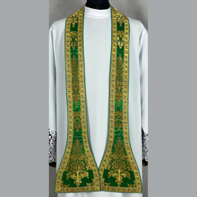 Chasuble romaine avec croix Verte