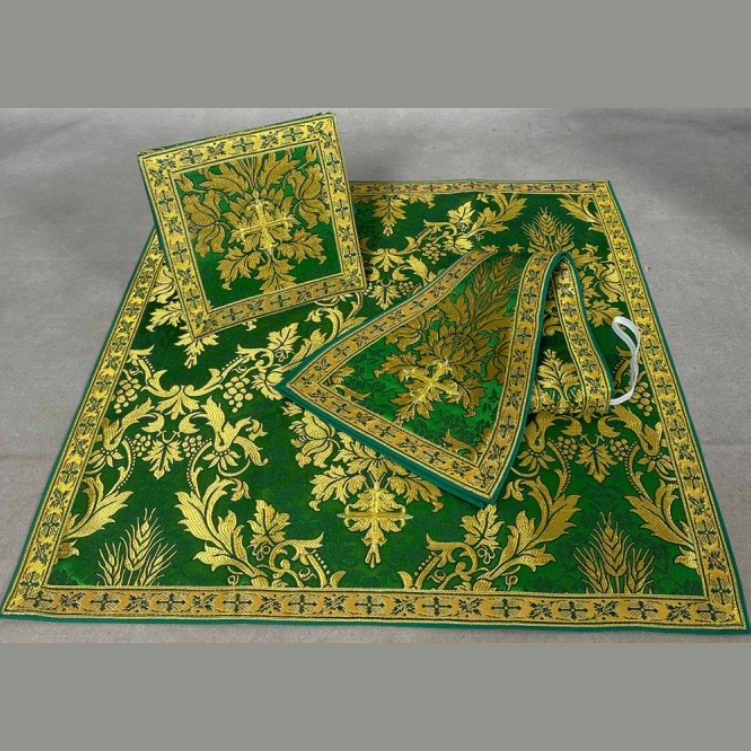 Chasuble romaine avec croix Verte