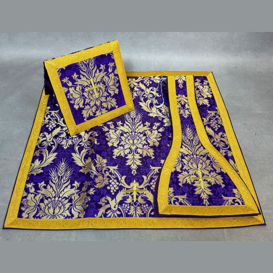 Chasuble romaine avec croix Violette