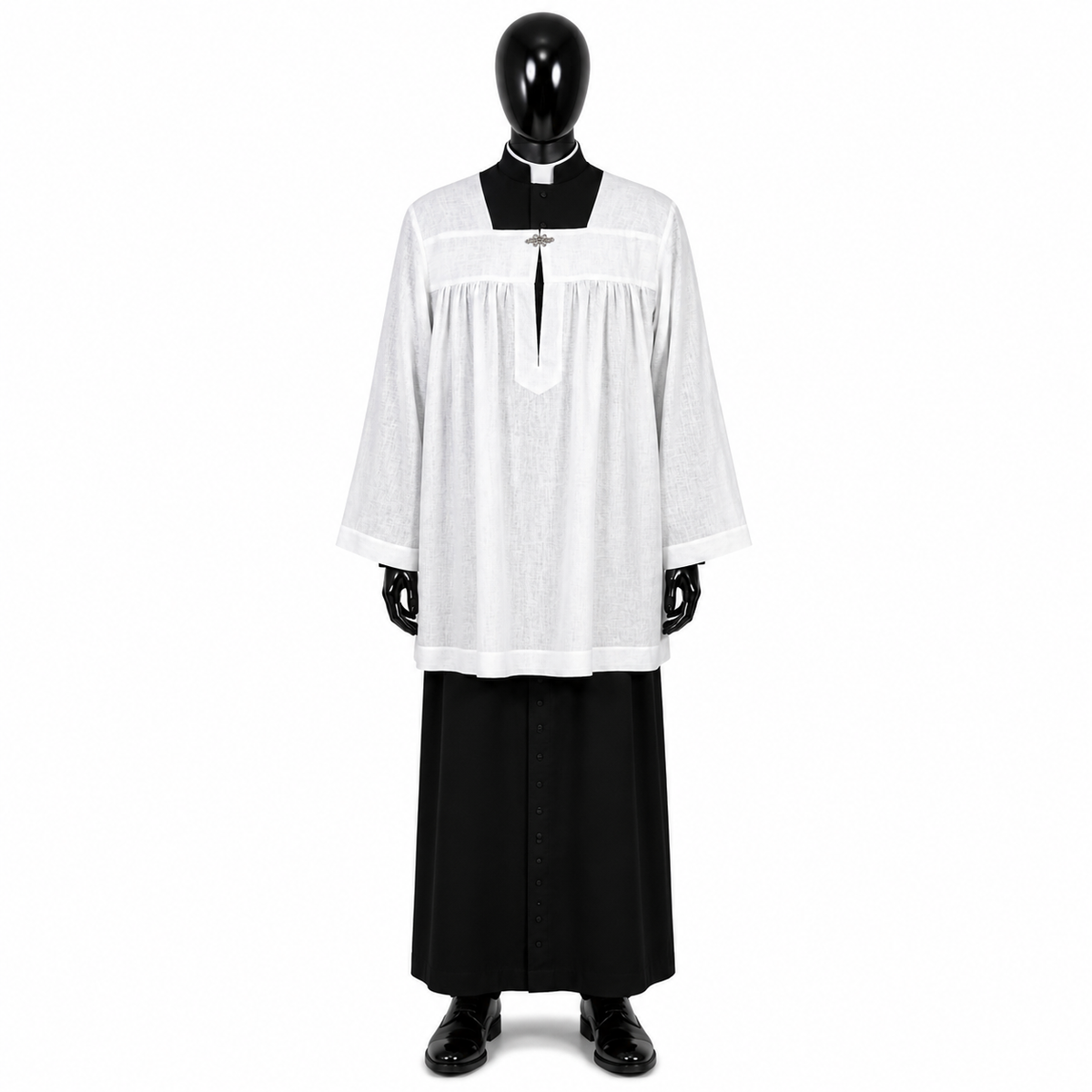 Surplis en lin lisse avec fermoir décoratif KM01-015