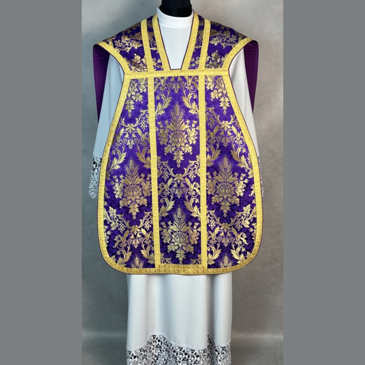 Chape sacerdotale romaine violette
