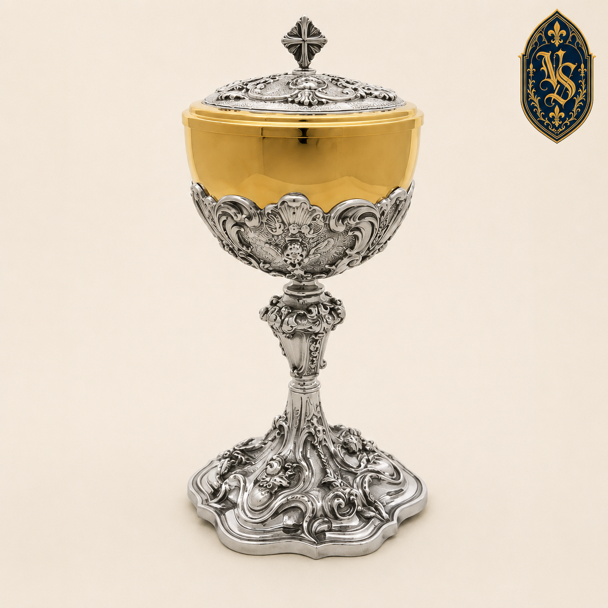 Ciboire liturgique bicolore, richement décoré 27 cm – CBSCM-005