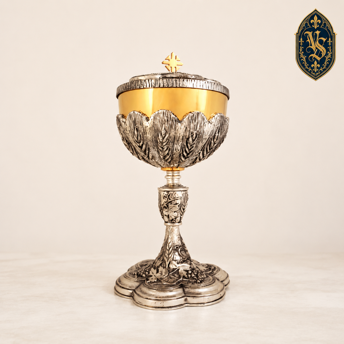 Ciboire liturgique bicolore avec monture décorative argentée 26 cm – CBSCM-010